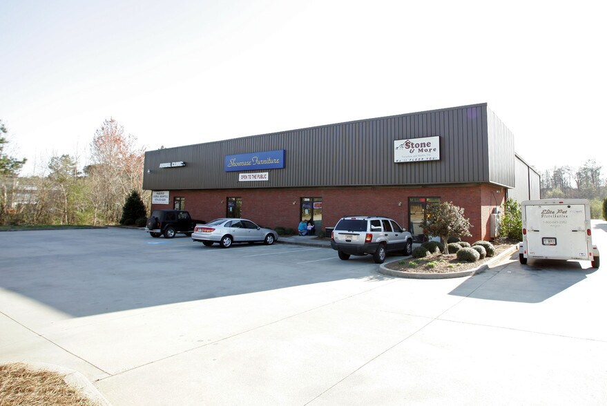 205-211 Mcdonough Pky, Mcdonough, GA à louer - Photo de l’immeuble – Image 3 sur 11
