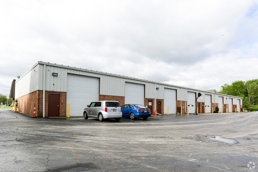 100 Pelret Industrial Pky, Berea, OH à louer - Photo de l’immeuble – Image 3 sur 11