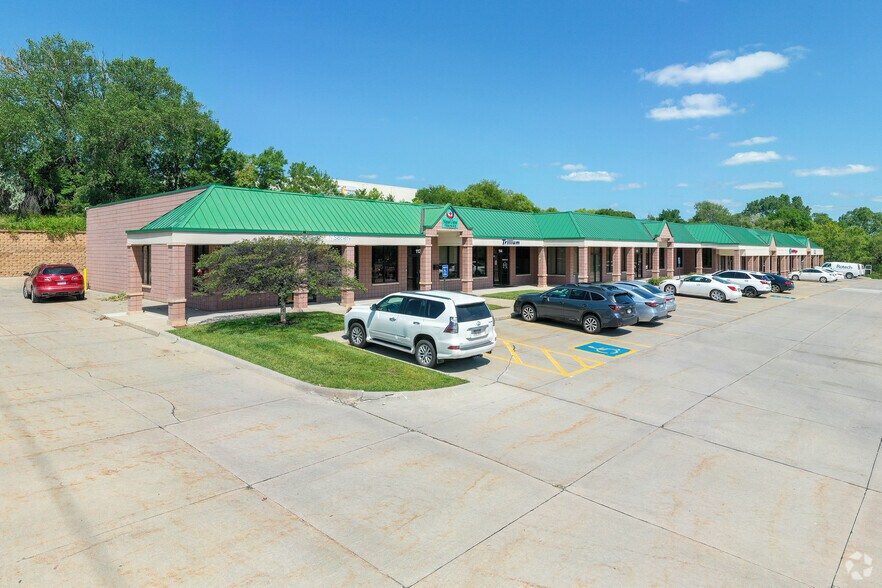 8710 F St, Omaha, NE à louer - Photo principale – Image 1 sur 3