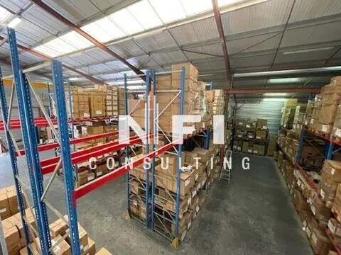 Plus de détails pour Local d’activités à vendre