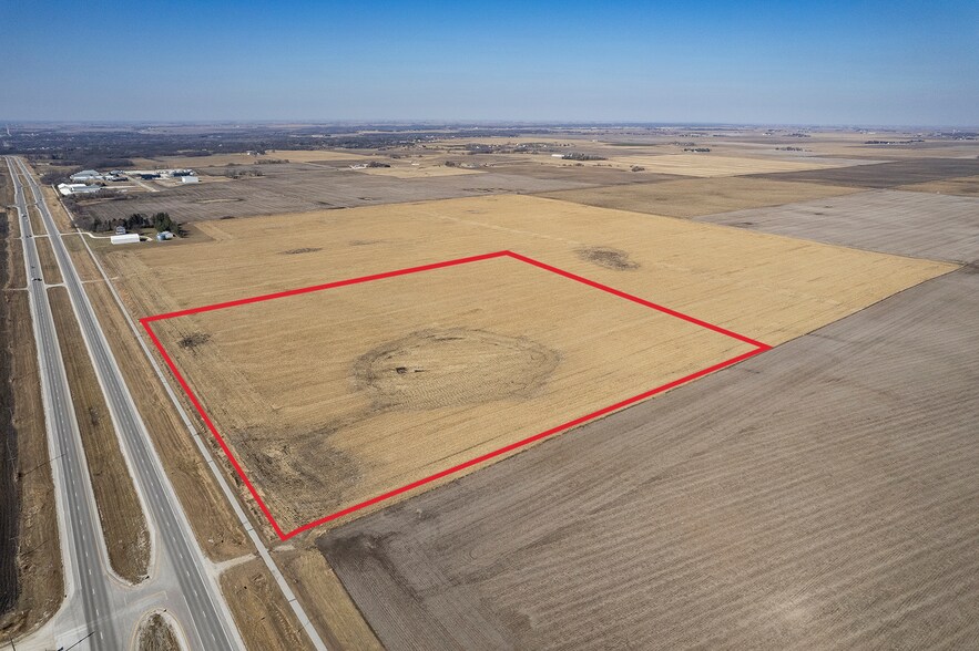 Hickman Rd, Adel, IA à vendre - Photo principale – Image 1 sur 3