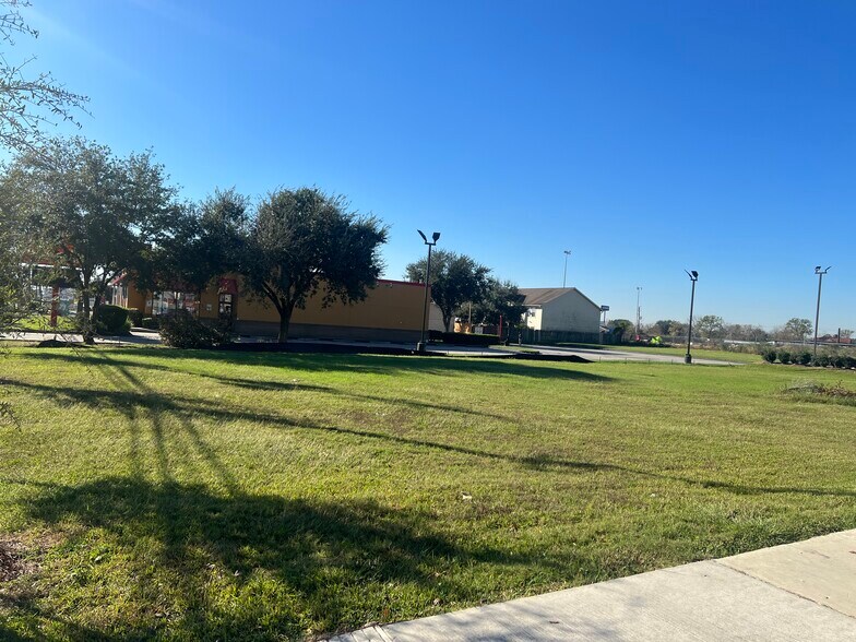 5061 Airline Dr, Houston, TX à vendre - Photo de l’immeuble – Image 2 sur 7