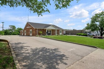 250 Crossfield Dr, Versailles, KY à vendre Photo intérieure– Image 1 sur 64