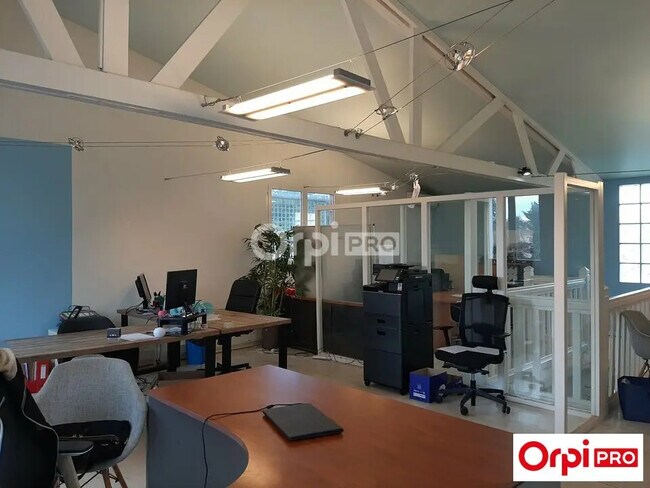 Plus de détails pour Local d’activités à vendre