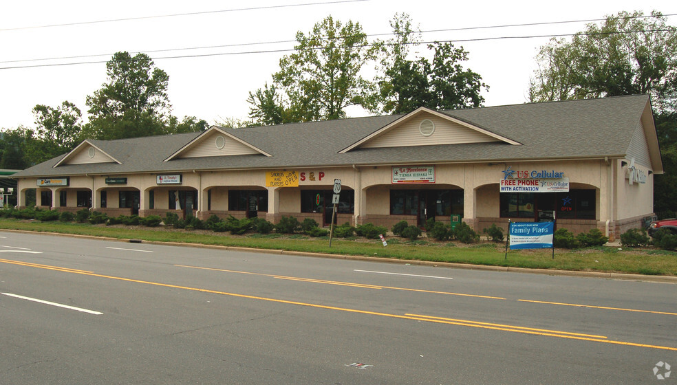 2358 US Highway 70, Swannanoa, NC à louer - Photo principale – Image 1 sur 6