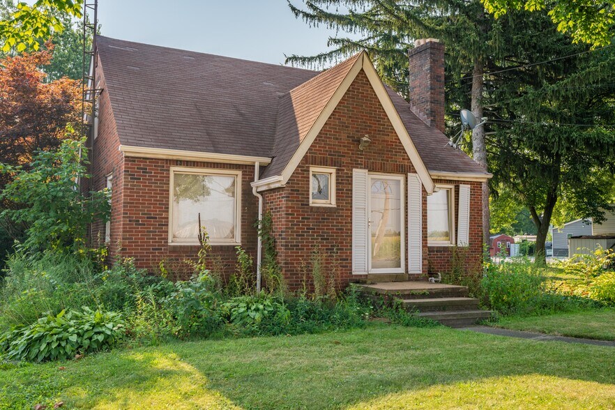 4268 Erie Ave SW, Navarre, OH à vendre - Photo de l’immeuble – Image 3 sur 33
