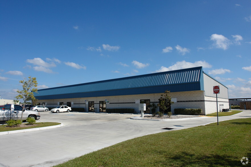 7203-7217 21st St E, Sarasota, FL à vendre - Photo de l’immeuble – Image 2 sur 4