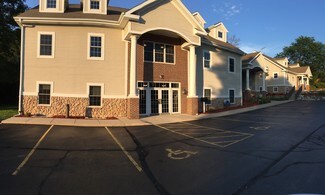 Plus de détails pour 19 Crossroads Ct, Delafield, WI - Bureau à louer