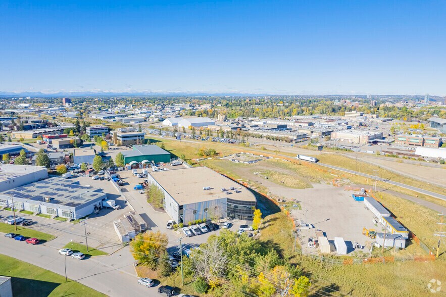 3195 9th St SE, Calgary, AB à louer - Aérien – Image 2 sur 2