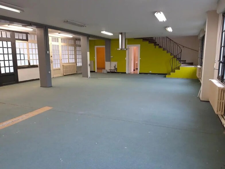 Bureau dans Saint-Lager à louer - Photo intérieure – Image 1 sur 6