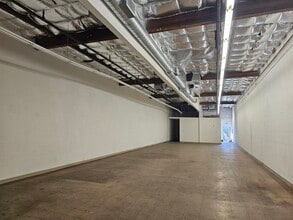 1116 E 12th St, Los Angeles, CA à louer Photo intérieure– Image 1 sur 9