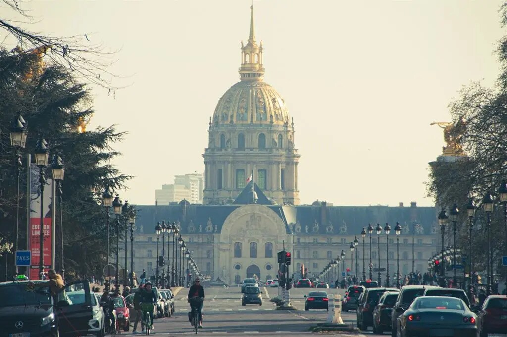 Local commercial dans Paris à louer Photo de l’immeuble– Image 1 sur 6