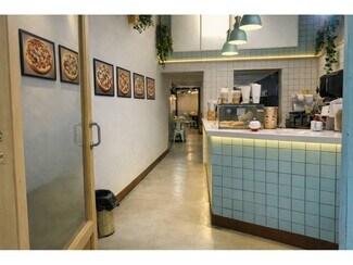 Plus de détails pour Local commercial à louer