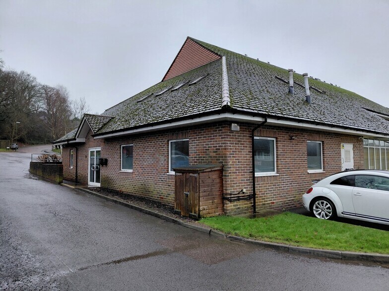 Bolding Way, Haywards Heath à louer - Photo de l’immeuble – Image 2 sur 4