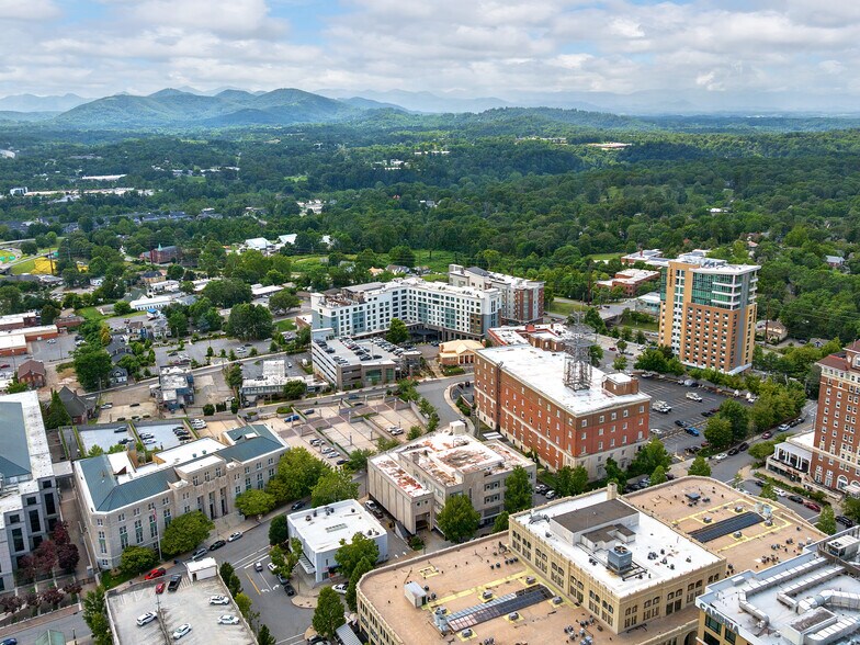 14 O'Henry Ave, Asheville, NC à louer - Aérien – Image 3 sur 20