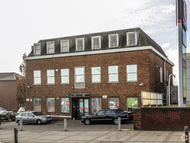 65 Watford Way, Londres à louer - Photo de l’immeuble – Image 2 sur 3