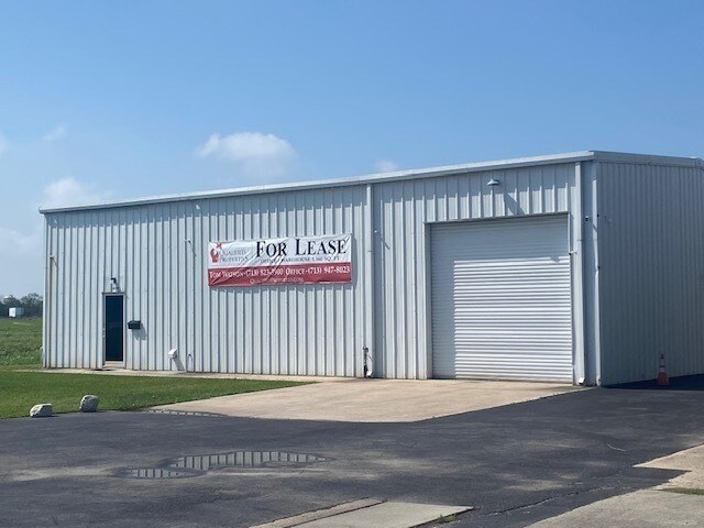4815 FM 646 Rd E, Dickinson, TX à louer Photo principale– Image 1 sur 8