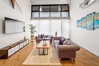 Plus de détails pour 350 11th Ave, San Diego, CA - Logement à vendre