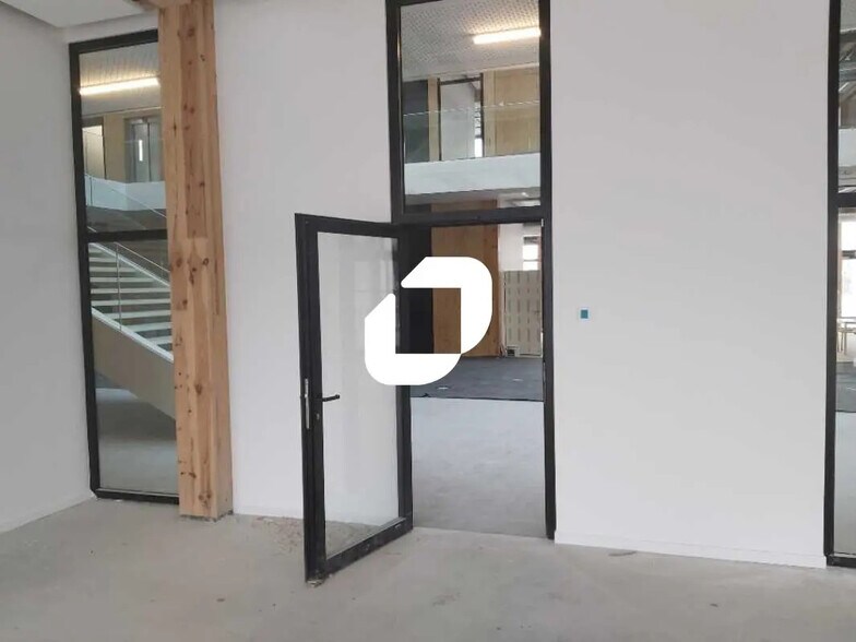 Bureau dans Pessac à louer - Photo de l’immeuble – Image 2 sur 28