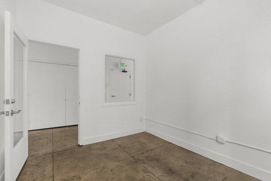 576 Sacramento St, San Francisco, CA à louer - Photo de l’immeuble – Image 3 sur 11