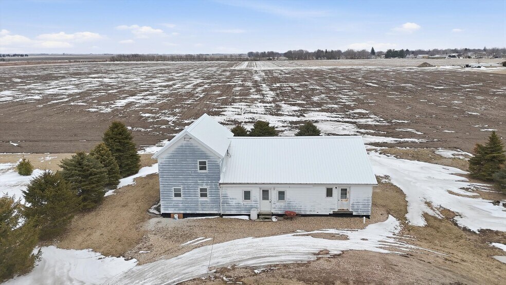 1275 E State IL-49, Cissna Park, IL à vendre - Photo de l’immeuble – Image 2 sur 5