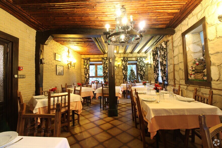 Immeuble residentiel dans Rascafría, Madrid à vendre - Photo de l’immeuble – Image 3 sur 5