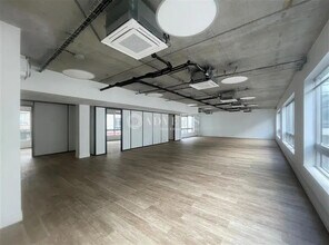 Bureau dans Saint-Ouen à louer Photo intérieure– Image 2 sur 2