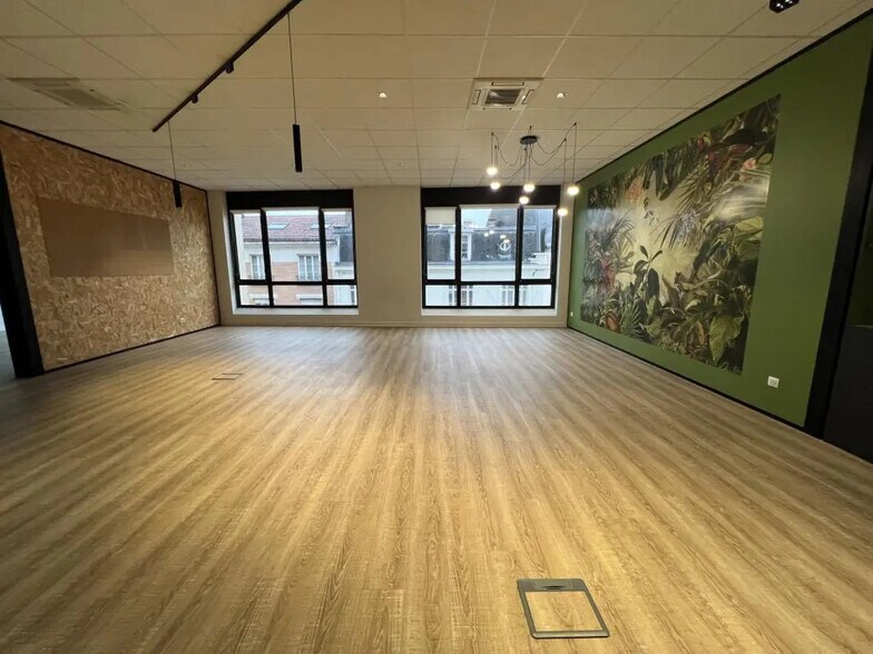 Bureau dans Reims à louer - Photo de l’immeuble – Image 3 sur 12