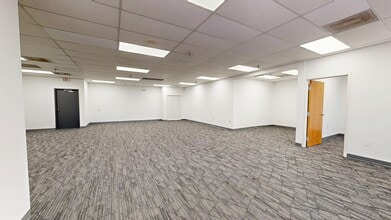 11701 S Belcher Rd, Largo, FL à louer Numérisation 3D Matterport– Image 1 sur 7