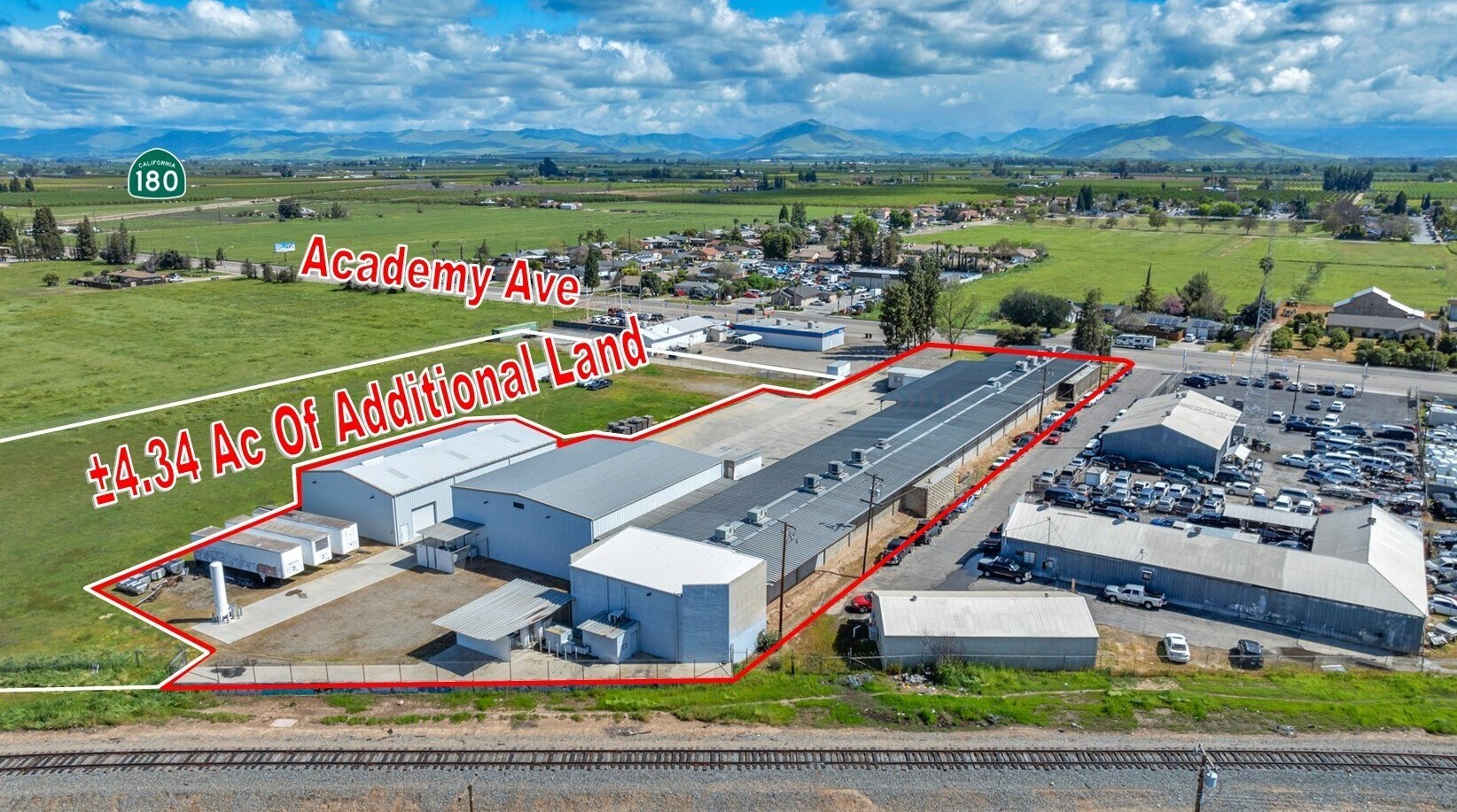 89-101 Academy Ave, Sanger, CA à vendre Photo principale– Image 1 sur 13
