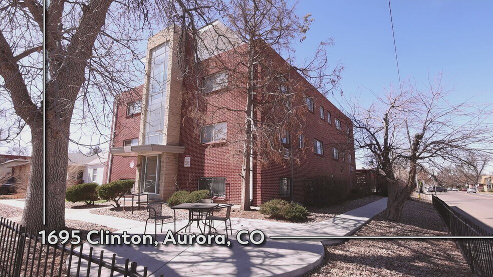 1695 Clinton St, Aurora, CO à vendre - Vidéo sur l’annonce professionnelle – Image 2 sur 40
