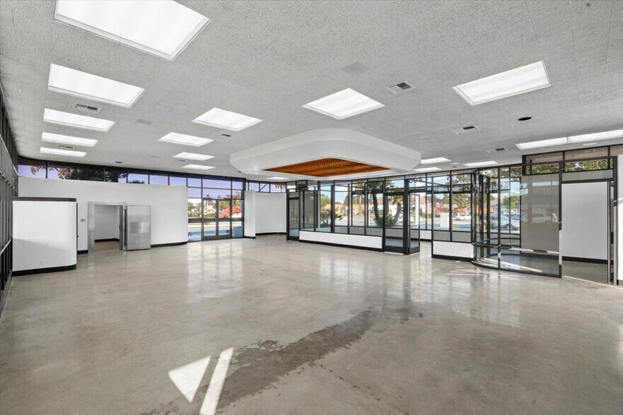 402 E Main St, Santa Maria, CA à vendre - Photo intérieure – Image 3 sur 28