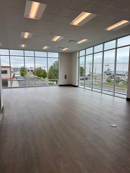 235 Sugar St, Layton, UT à louer - Photo de l’immeuble – Image 2 sur 26