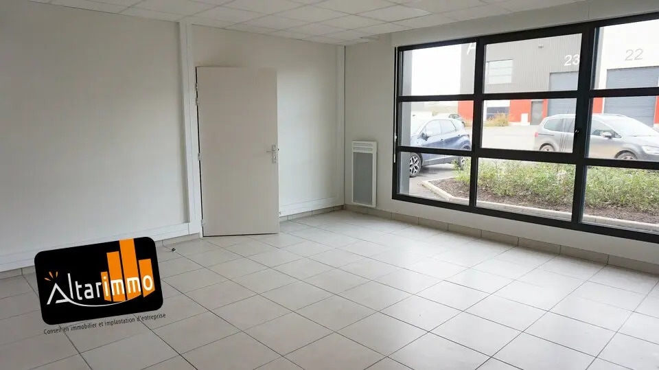Local d’activités dans Gellainville à louer - Photo de l’immeuble – Image 3 sur 18