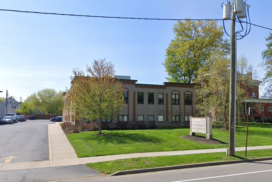 160 East Ave, Lockport, NY à vendre - Photo de l’immeuble – Image 1 sur 11