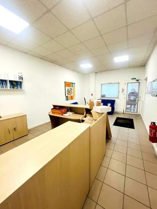 Plus de détails pour Bureau à vendre