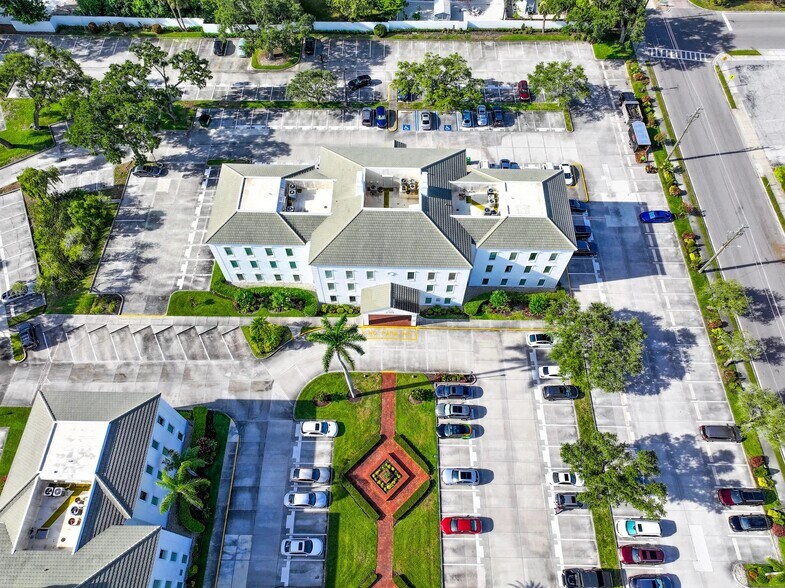 1219 S East Ave, Sarasota, FL à louer - Aérien – Image 2 sur 13