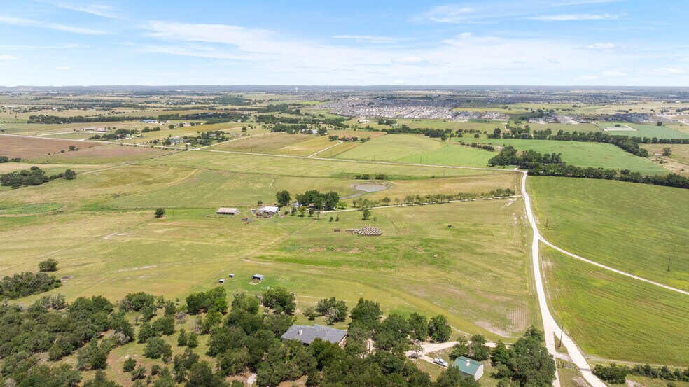 100 Rundberg Dr, Jarrell, TX à vendre - Photo de l’immeuble – Image 1 sur 11