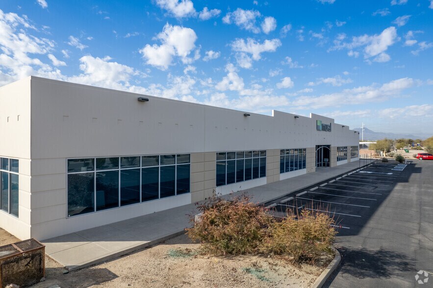 1455 W River Rd, Tucson, AZ à louer - Photo de l’immeuble – Image 3 sur 28