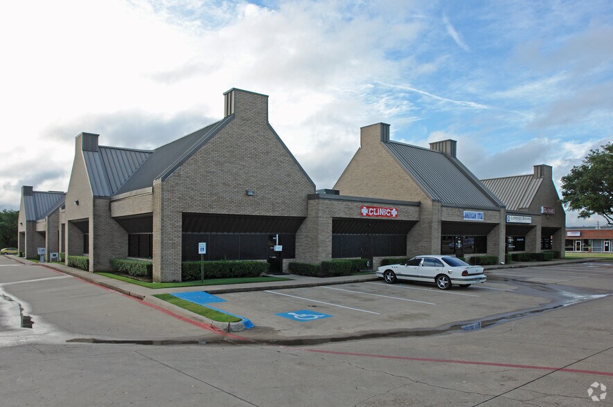 1700-1704 N Hampton Rd, DeSoto, TX à louer - Photo principale – Image 1 sur 12