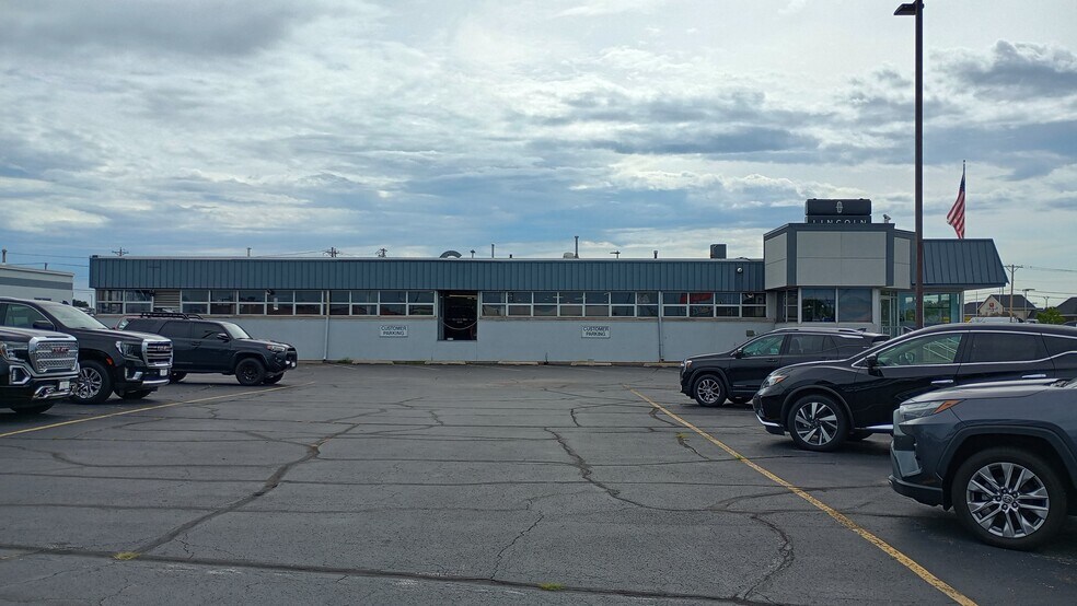 520 W Kimberly Rd, Davenport, IA à louer - Photo de l’immeuble – Image 2 sur 44