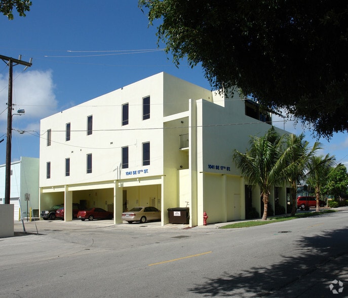 1041 SE 17th St, Fort Lauderdale, FL à louer - Photo de l’immeuble – Image 3 sur 6