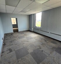 111 2 Ave S, Saskatoon, SK à louer Photo intérieure– Image 2 sur 3