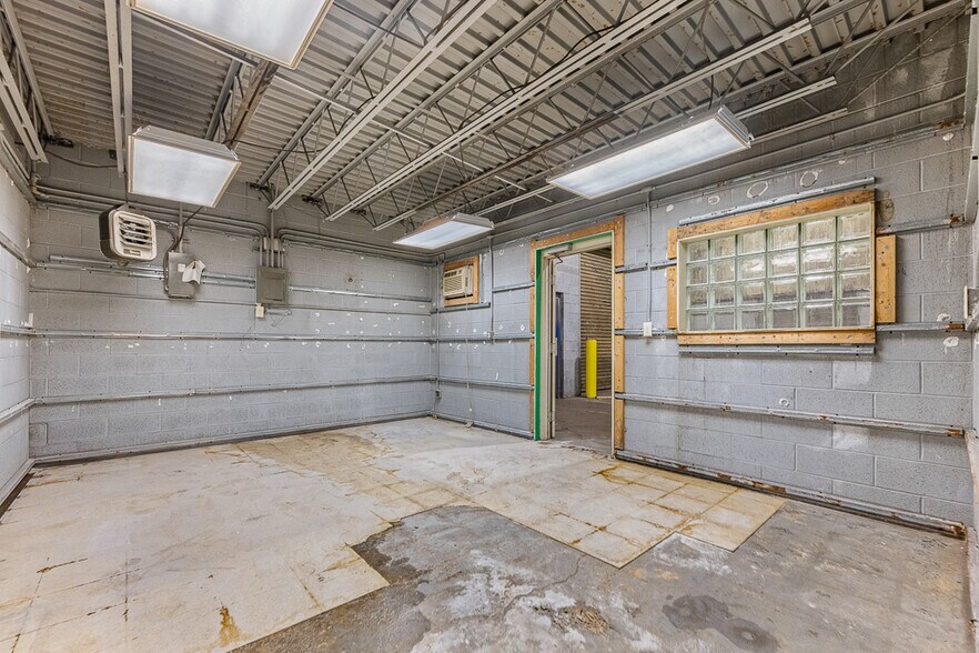 1001 E Broadway St, Alliance, OH à vendre - Photo de l’immeuble – Image 3 sur 36