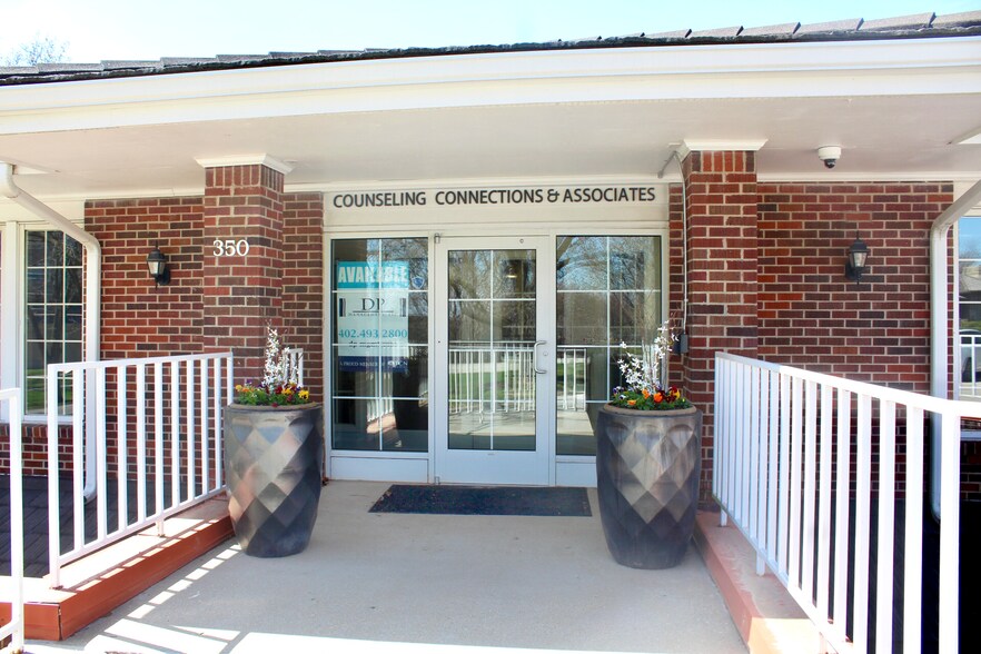 9802 Nicholas St, Omaha, NE à vendre - Photo de l’immeuble – Image 3 sur 4