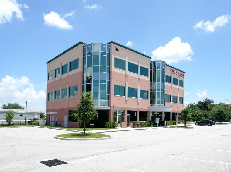 505 W Vine St, Kissimmee, FL à louer - Photo de l’immeuble – Image 1 sur 3