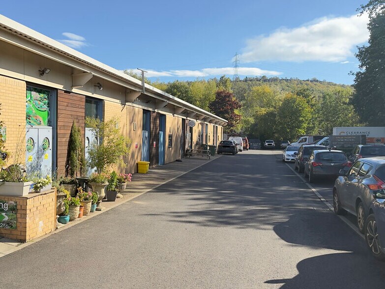 Wortley Rd, Sheffield à louer - Photo de l’immeuble – Image 3 sur 5