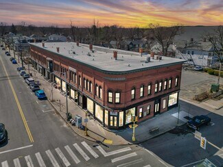 Plus de détails pour 76-96 Maple St, Florence, MA - Local commercial à vendre
