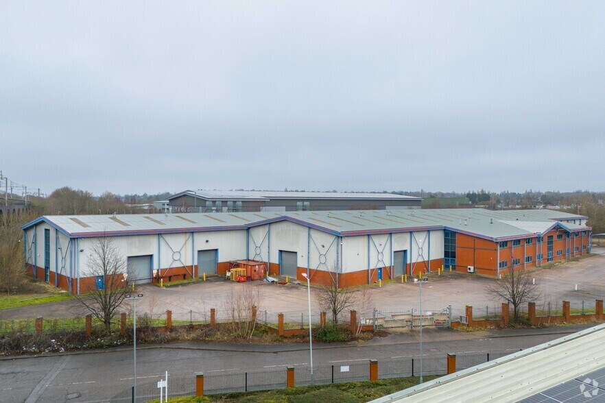 Coxwell Ave, Wolverhampton à louer - Photo de l’immeuble – Image 1 sur 5