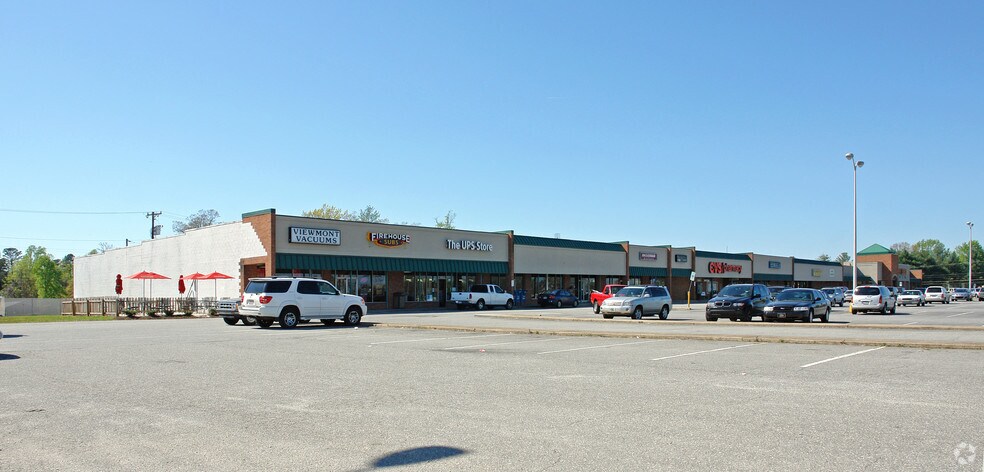 2449 N Center St, Hickory, NC à louer - Photo principale – Image 1 sur 4